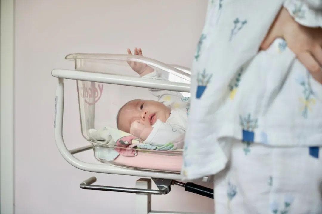 母乳不顶饱容易夜醒？其实是恰恰是优点