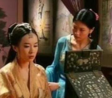 古代小妾的特权与限制：历史背景下的女性地位探讨
