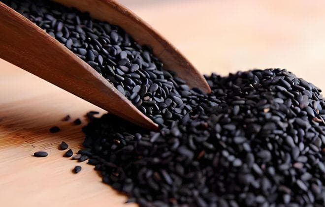 黑芝麻VS白芝麻，哪个更好？黑芝麻可以让白发变黑吗？一文带您了解！