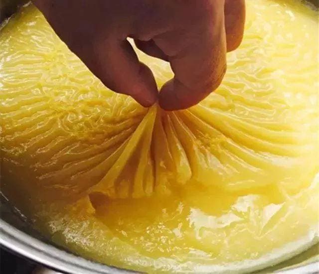 小米辅食：熬制黄小米米油的步骤
