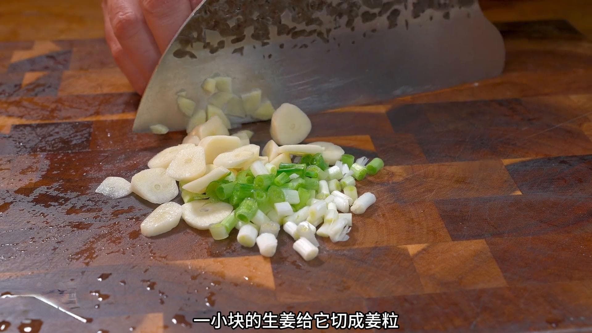 饭店级炒白菜秘诀：这样做清脆爽口，好吃又下饭