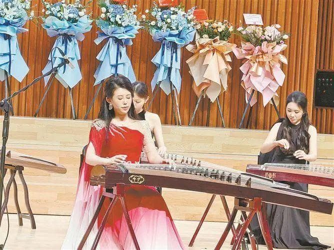 【文艺评论】弦上雅韵叙深情 ——评刘莹古筝专场音乐会