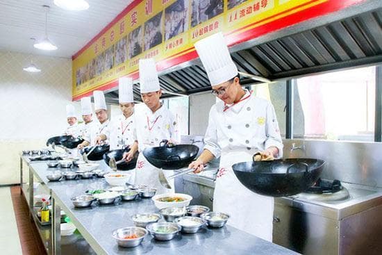 厨师在厨房里常用的工具有哪些
