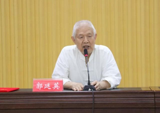 针尖上的医术：郭廷英用一针疗法治愈无数难疾，人称“郭一针”