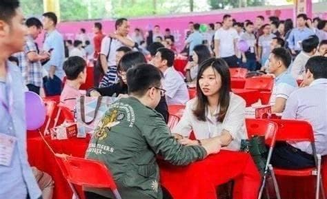 父母牵线相亲群可靠吗？