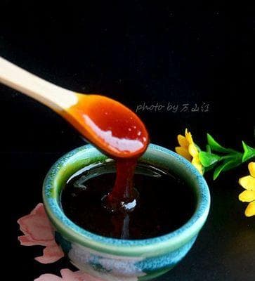 教你自制古法秋梨膏（传统秋梨膏的制作方法及功效）