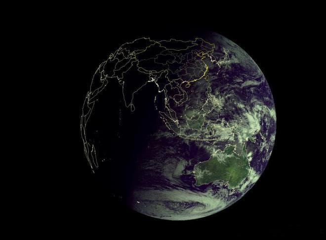 冬至大揭秘：为何离太阳近却更冷？地球、太阳与星空的惊人秘密！