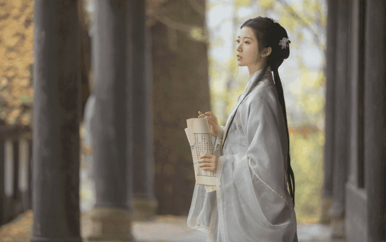 生活不仅仅是物质的享受：精神修炼之旅更显人生价值