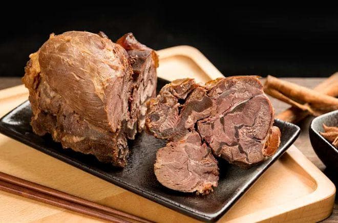 卤牛肉不会选香料，相当于做菜不放盐，4种香料，让牛肉软烂好吃