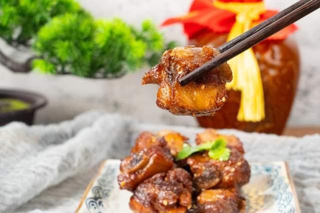 糖醋排骨制作秘诀：调料黄金比例+关键步骤详解
