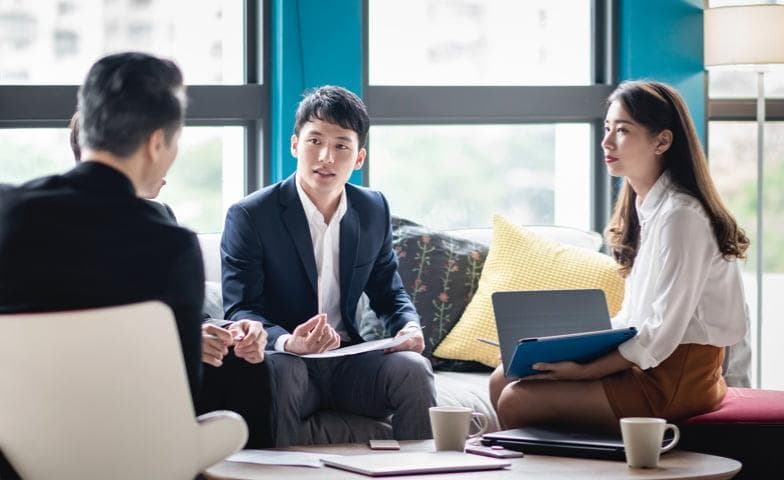 留学后回国还是留下？泰中两地的就业市场分析与选择建议