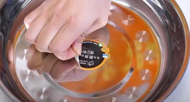 胶印残留怎么清除？教你几个妙招，不用手抠，轻轻松松不留痕迹