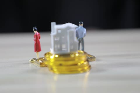 离婚后女方能申请土地和宅基地吗