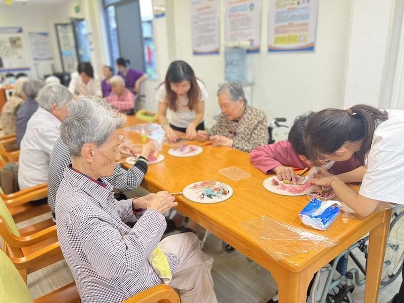 基层医养结合机构调查：专业养老机构偏少，庞大照护需求如何满足