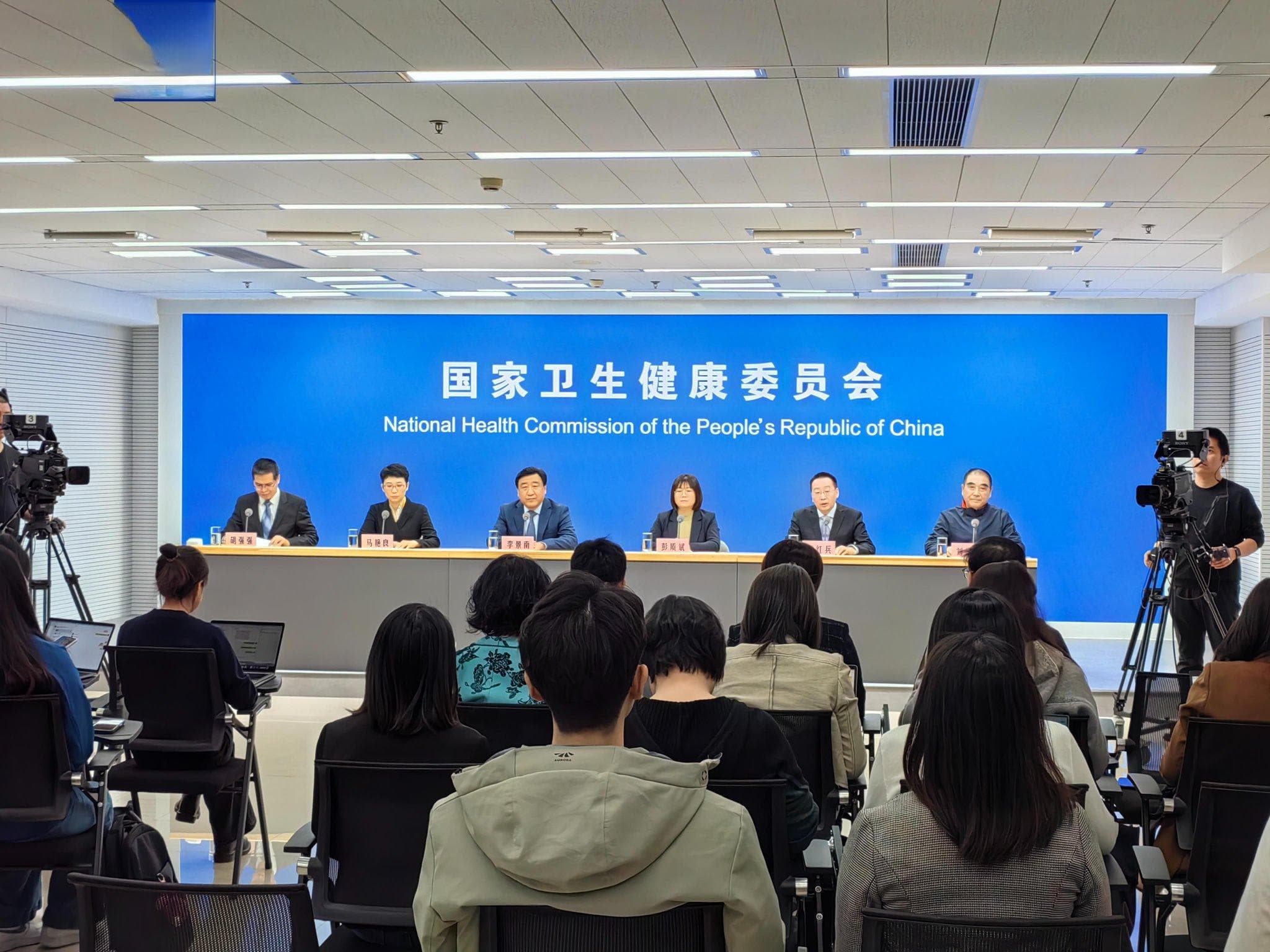 春季健康指南：从流感预防到情绪调节的全方位指导