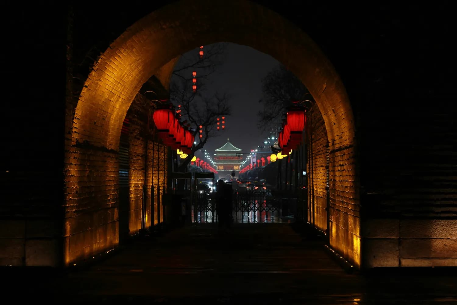 夜游平遥古城：穿越千年的灯火阑珊