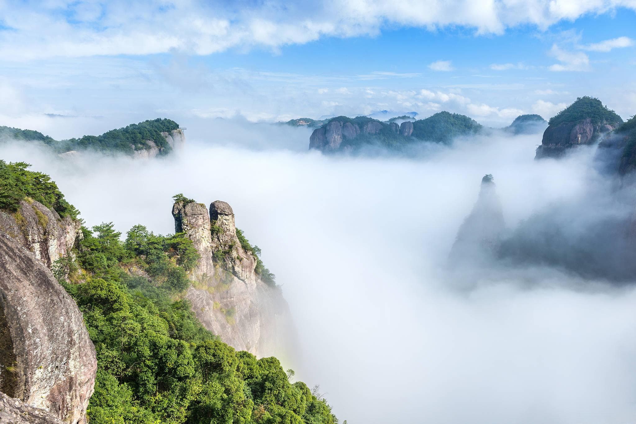 探寻雁荡山：自然奇观与历史韵律的交响