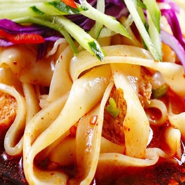 石河子凉皮：新疆特色美食的传承与创新
