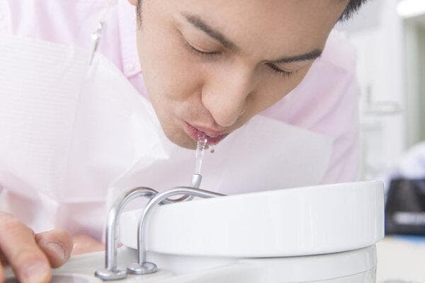 急性喉炎用盐水漱口？这样做才安全有效