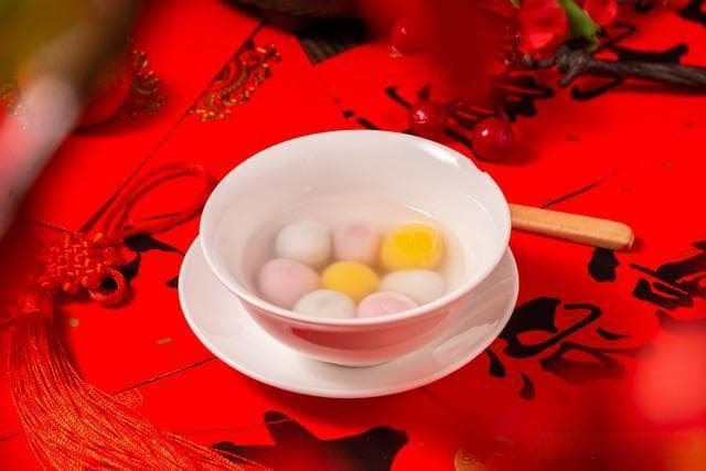 正月十五元宵节：5个属相要“躲月”，牢记做2事忌3事，遵循传统