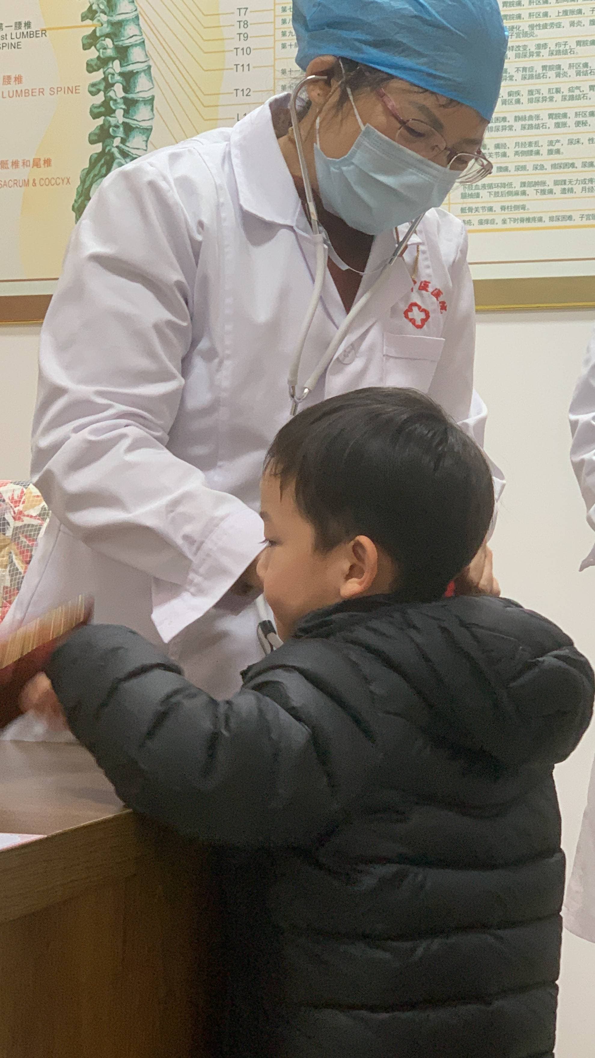 余梅香教授：宝宝便秘的饮食调理与腹部按摩：顺畅排便的小智慧