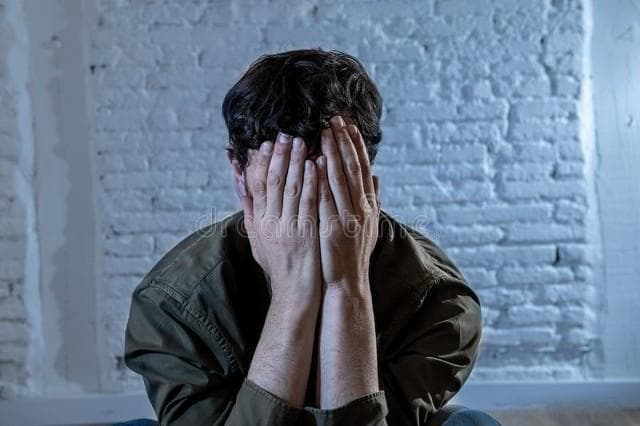 抑郁症患者从重度抑郁到治愈康复，必须经历的8个过程