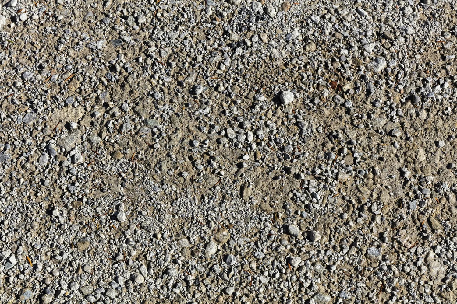 调整砂土颗粒排列，提高地基承载能力