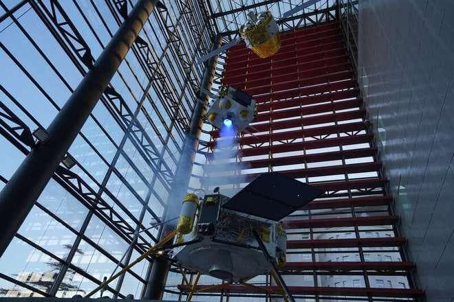 嫦娥五号月球样品展激发小学生太空梦：未来要取回火星土壤