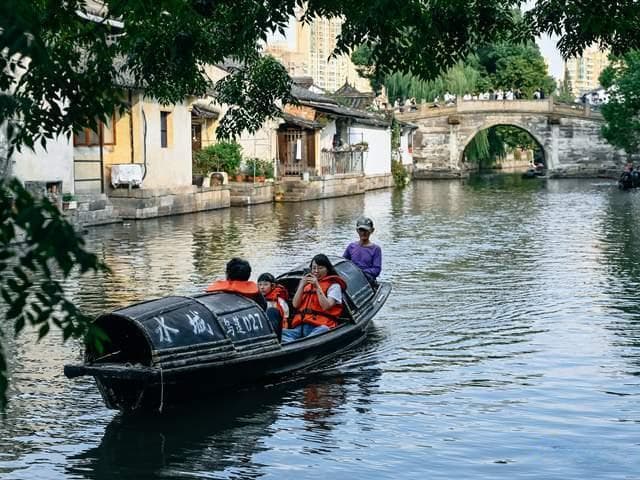 绍兴八字桥历史街区：中国古代"立交桥"与江南水乡的完美融合