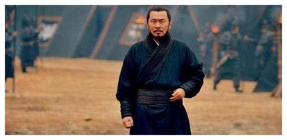 曹操的用人不疑，让臧霸成为打天下的关键力量，臧霸也曾名震江东