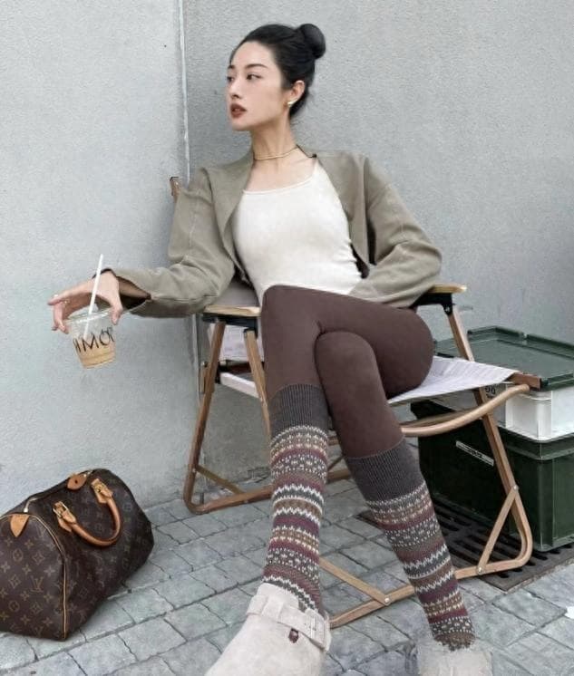 原来“瑜伽裤”穿对了这么好看！洋气显瘦，微胖、矮个子都适合