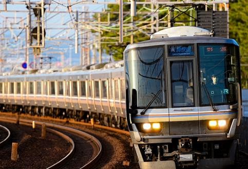 日本交通工具全解析：高效便捷的出行指南