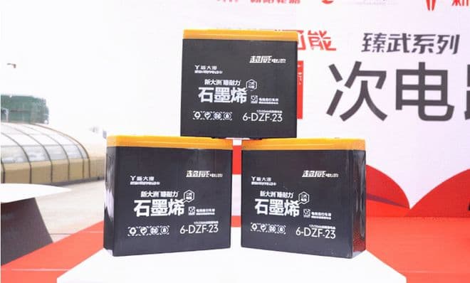 比铅酸贵一两百的石墨烯电池，区别有多大？拆解对比后，答案来了