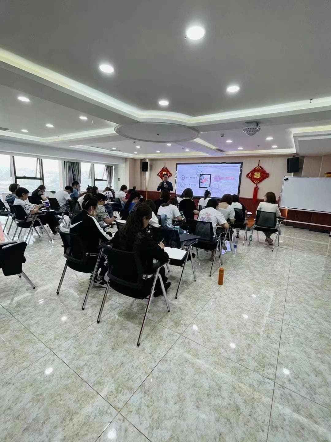 如何组织一次有质量的圆桌会议