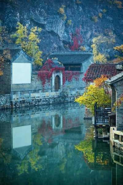 古北水镇深度游：长城脚下赏红叶，温泉古镇度周末