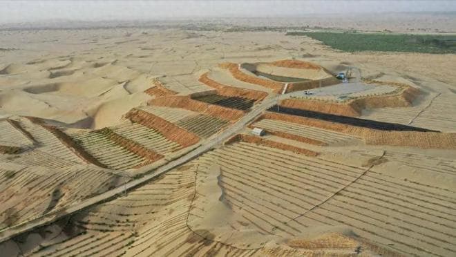 面积超33万平方公里，中国最大沙漠"锁边"完成，究竟意味着什么