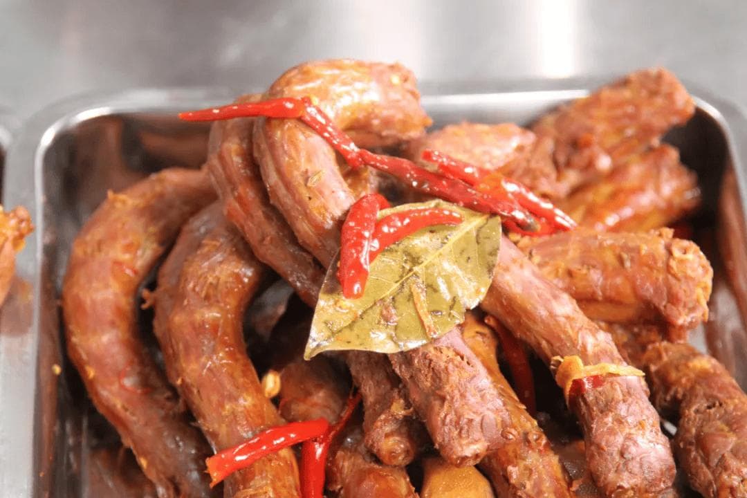 熟食店老板传授：酱板鸭及酱卤鸭脖的完整制作配方