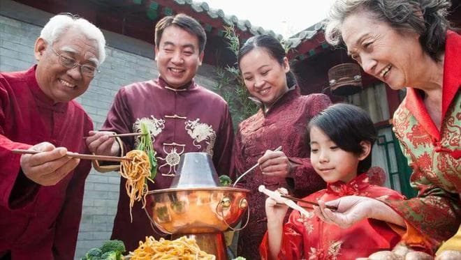 老话：“食不言，睡不语”，到底是什么意思？老祖宗说的对吗？