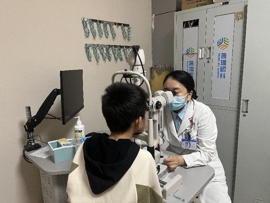 向近视增长宣战 捍卫睛彩童年 阿托品在近视防控中的应用专家共识