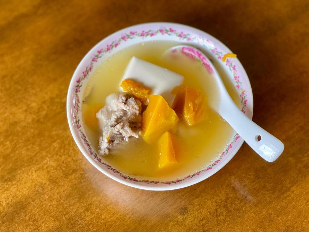 南瓜排骨豆腐汤：清甜滋润 营养均衡