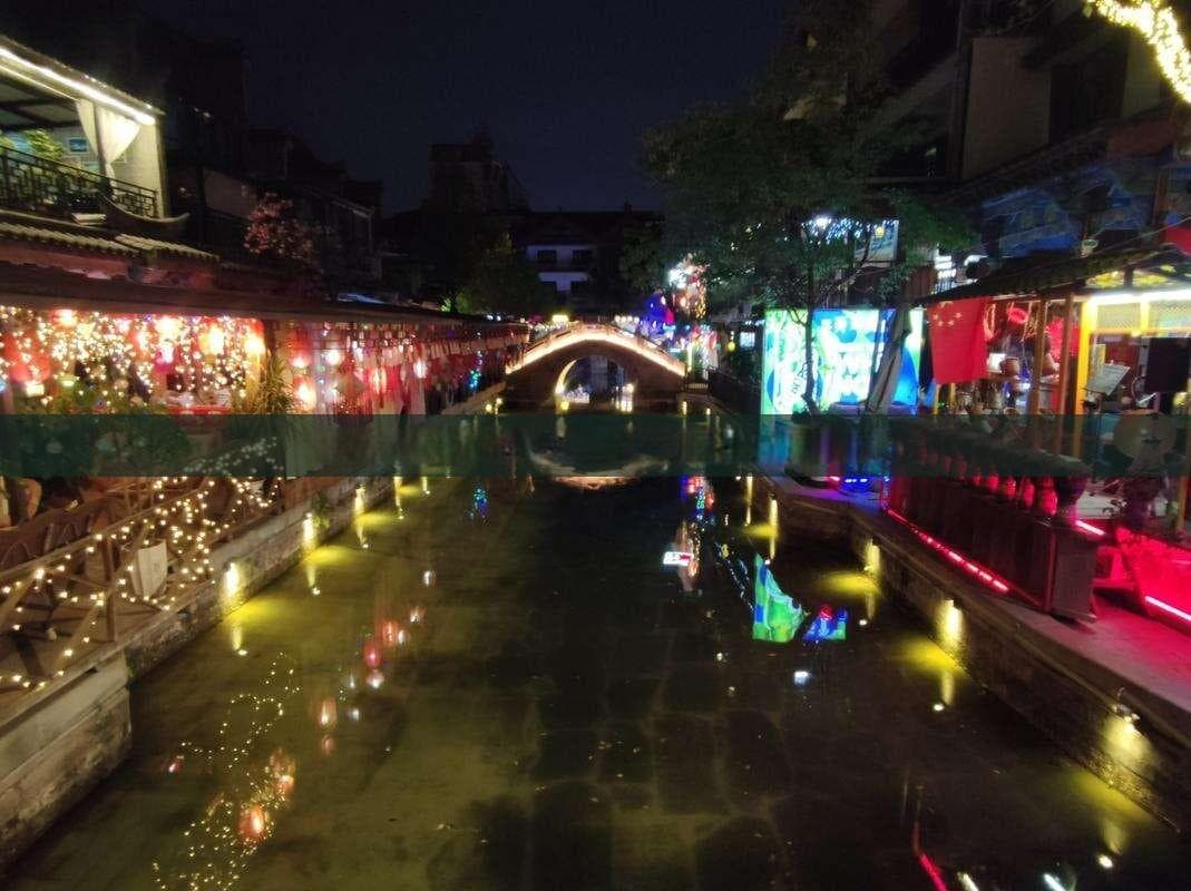 神农架与张家界：华中屋脊vs地质奇观，两大景区深度对比