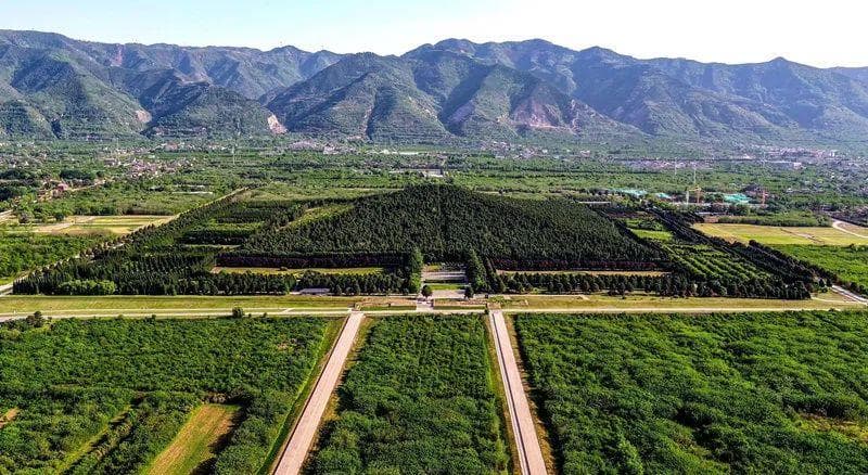 巴黎圣母院“牵手”秦始皇帝陵 开展文化遗产保护工作