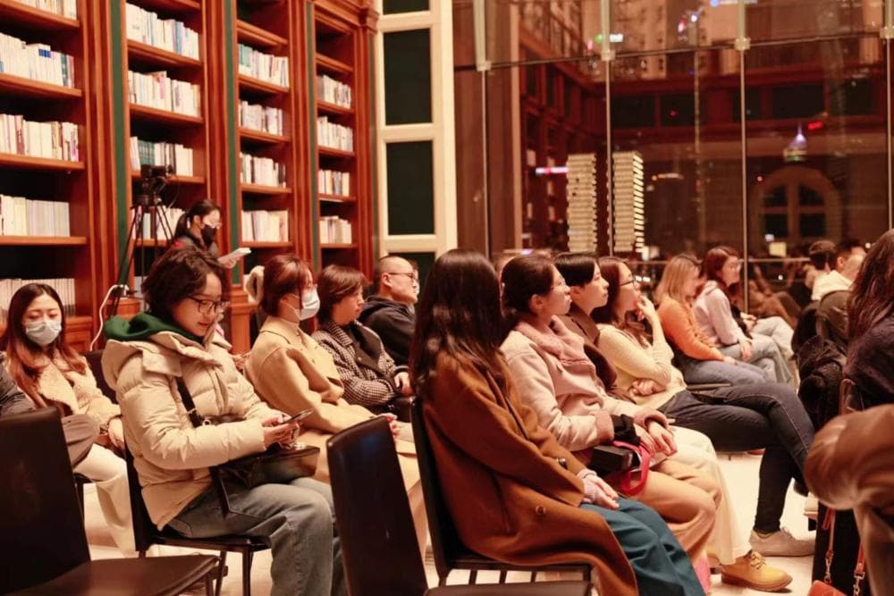 重新养育自己，心理博士剖析现代人的情绪困境