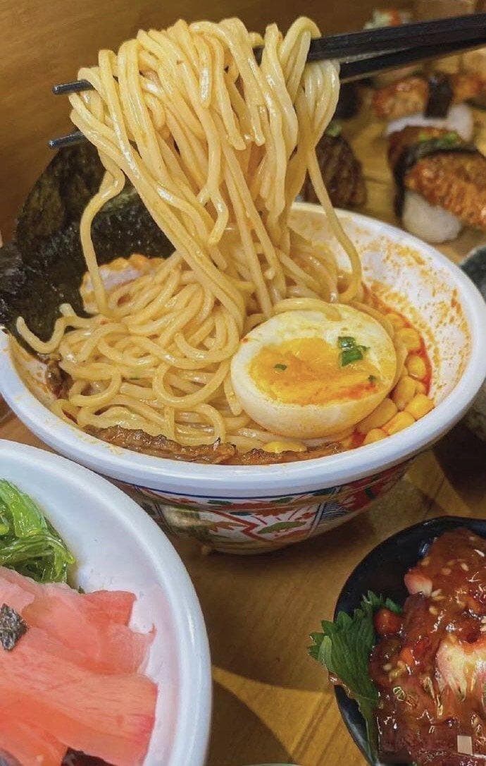 成都街头美食探秘：担担面，你不可错过的美味！