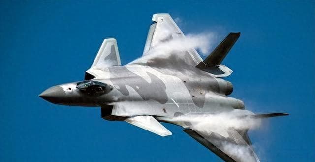 F22并非不想用鸭翼，是解决不了五代机加鸭翼的“上仰发散”问题