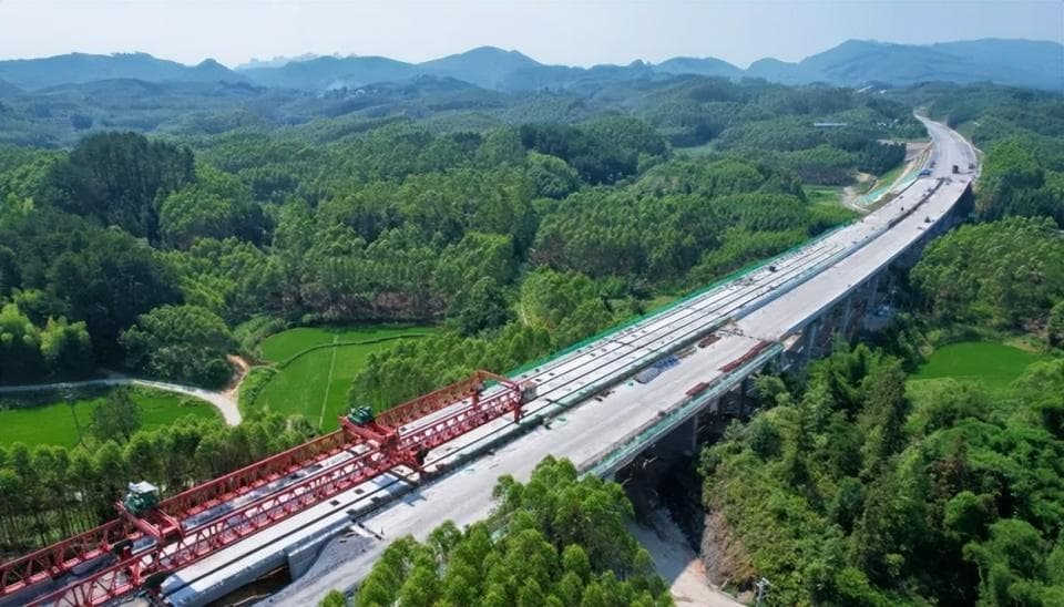 途经南宁、梧州、贵港、河池！广西多条高速公路刷新“进度条”