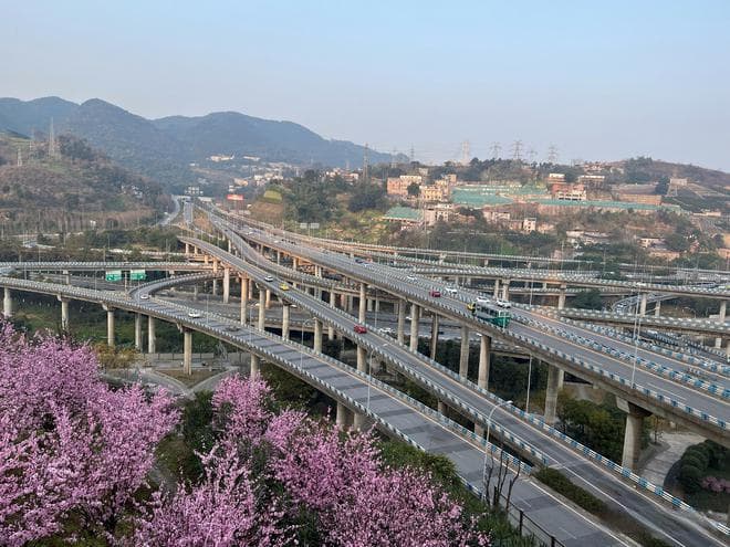 重庆黄桷湾立交桥：全球最大最复杂，20条匝道让导航迷路