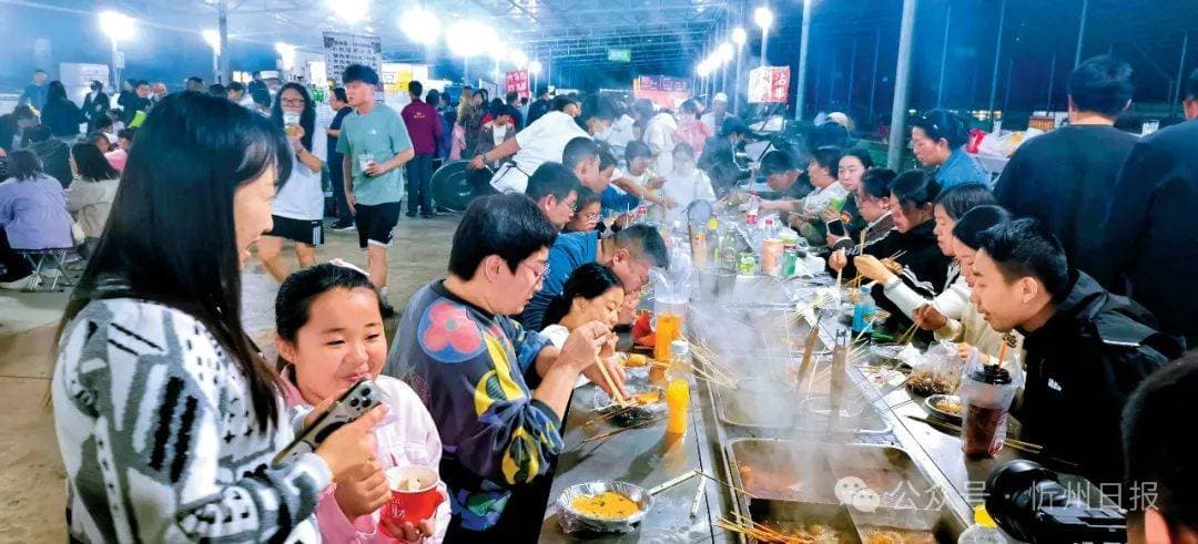 为流动摊贩“安家”——市城市管理局探索规范城市摊贩管理
