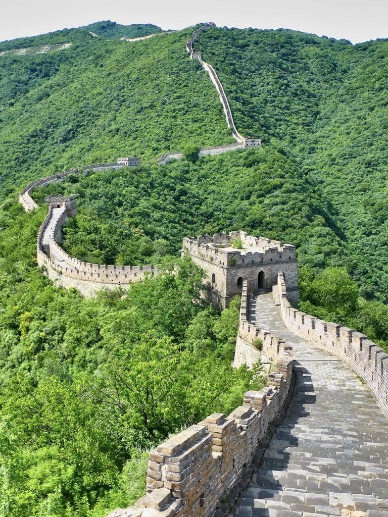 中外驰名的八达岭长城