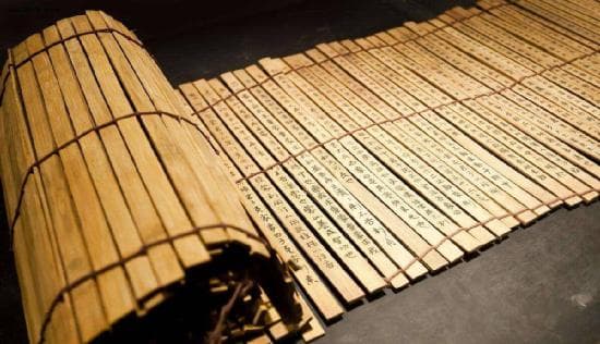 二里头已发现74年，西方为何仍否定夏朝？英国教授神论被考古证实